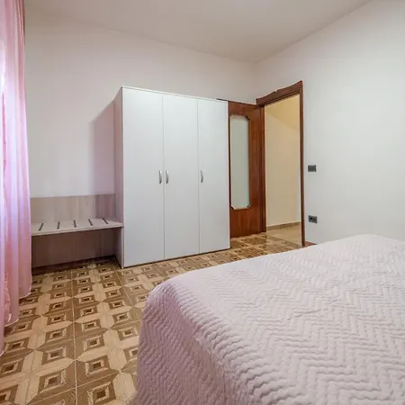 Adige Appartement *